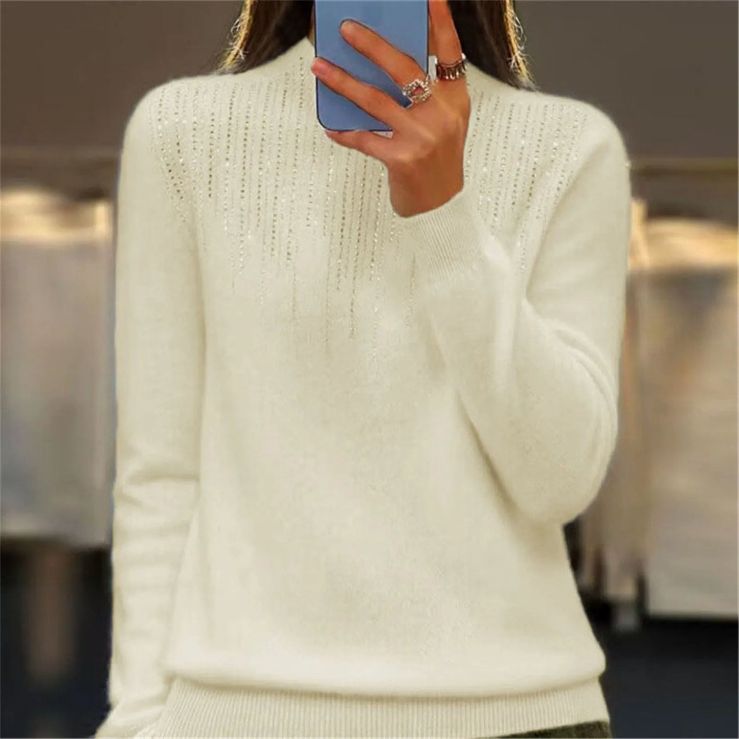 Freda – Chic semi-turtleneck sweater with sequins