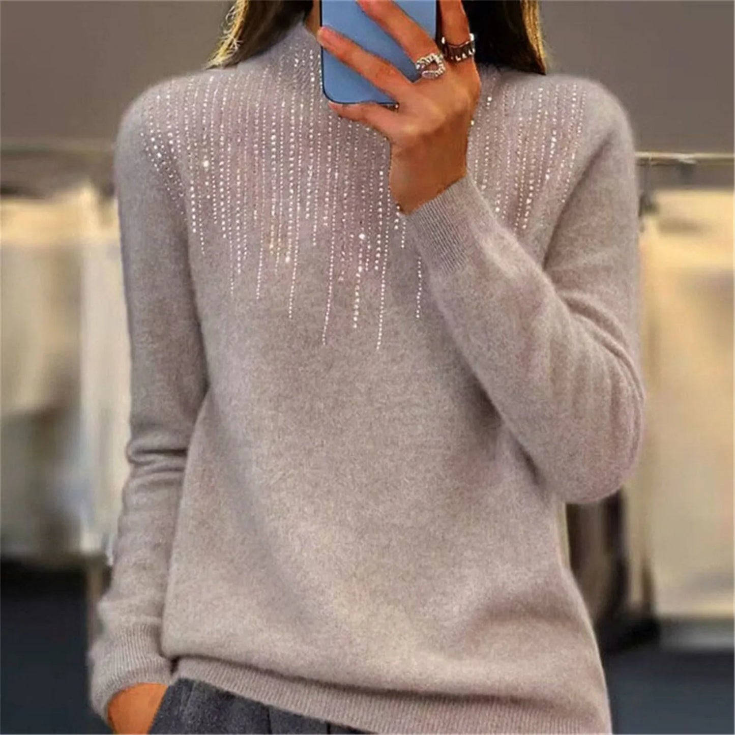 Freda – Chic semi-turtleneck sweater with sequins