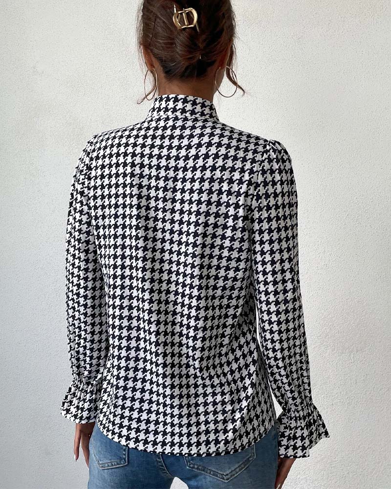 Women's Blouse - Slightly Puff Long Sleeves