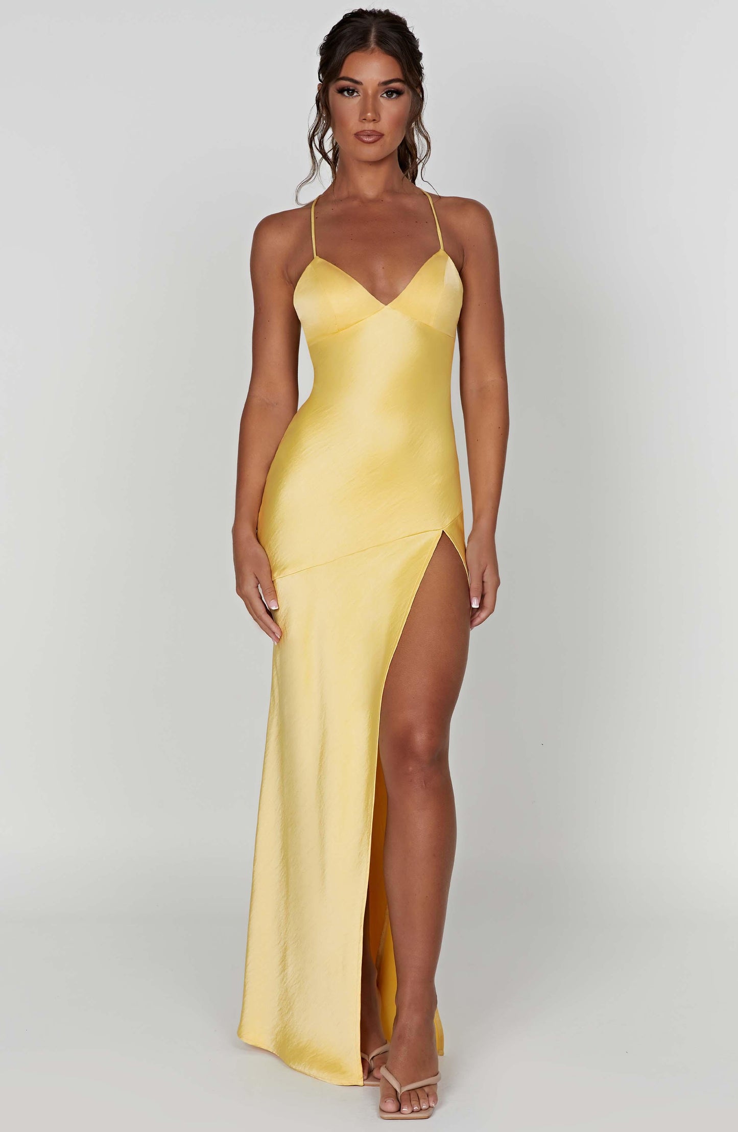Sophie Élégante Robe Longue en Satin Luxe à Dos Nu et Fente