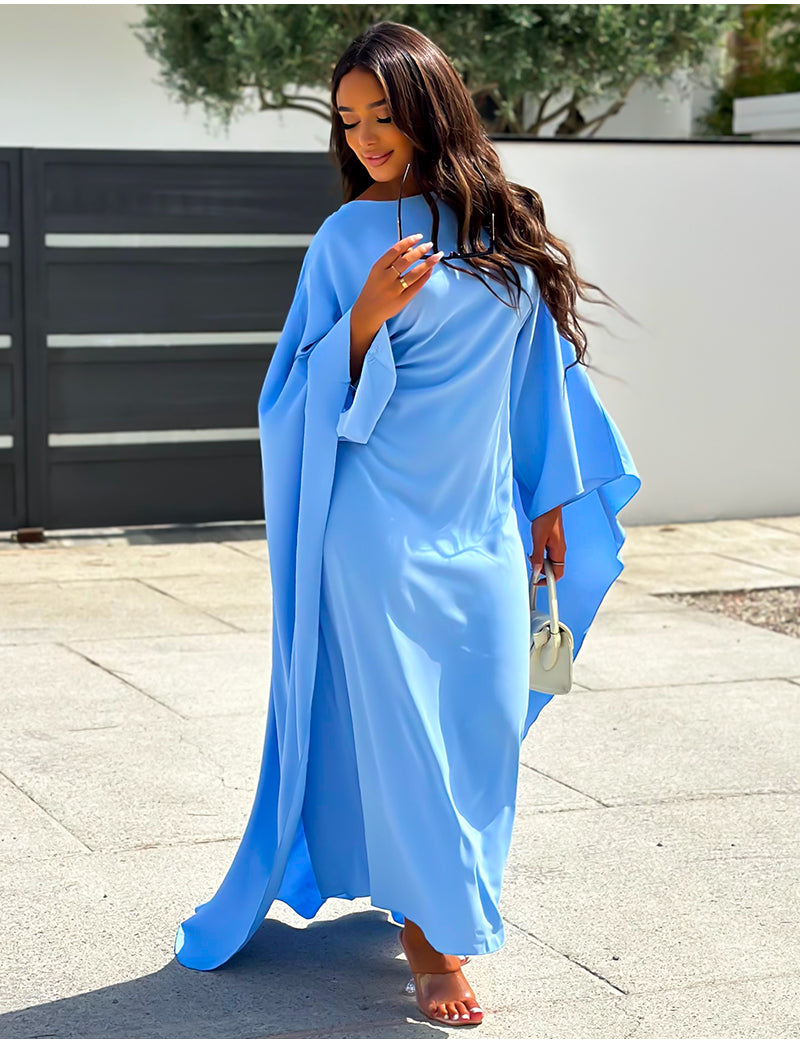 Léa Elegant Fluid Cape Dress