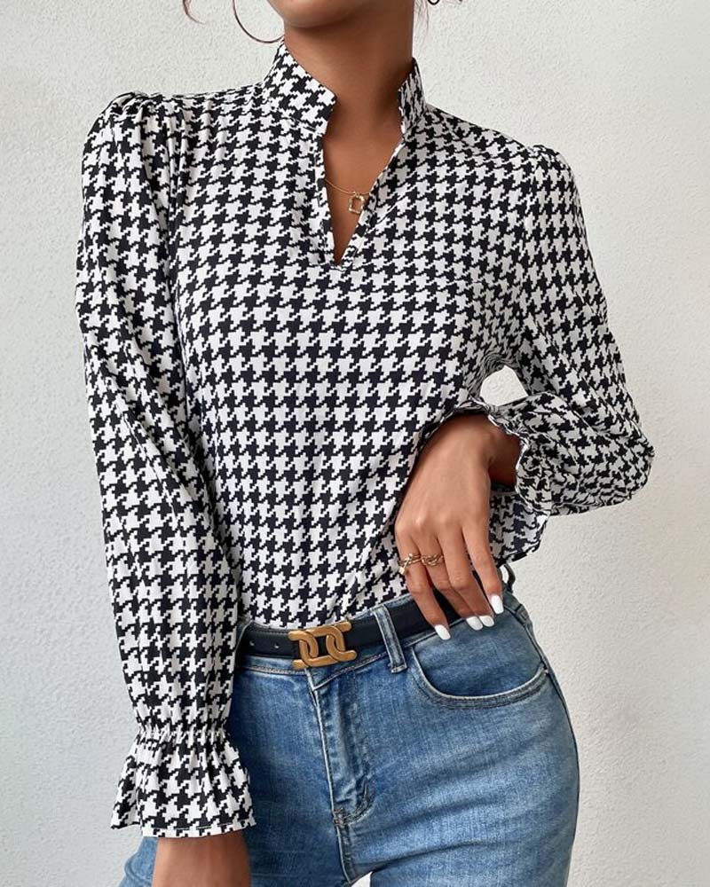 Women's Blouse - Slightly Puff Long Sleeves