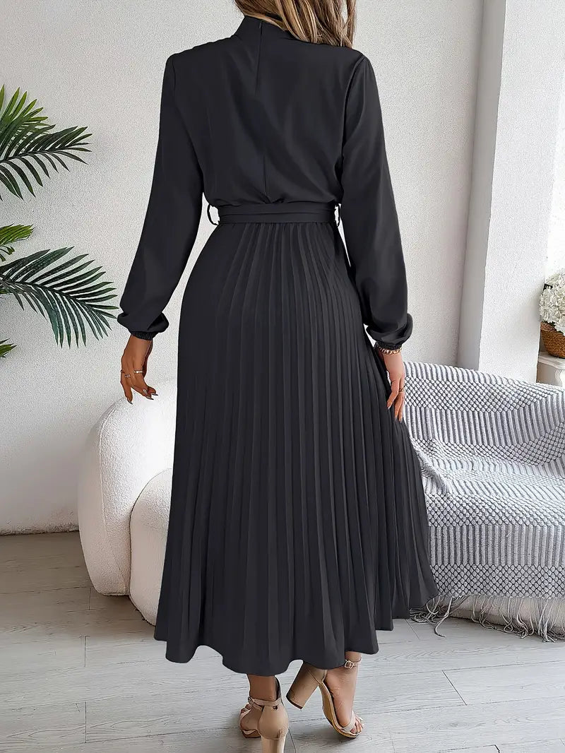 Sophie – Elegant Soft Dress with High Collar and Pleated Belt