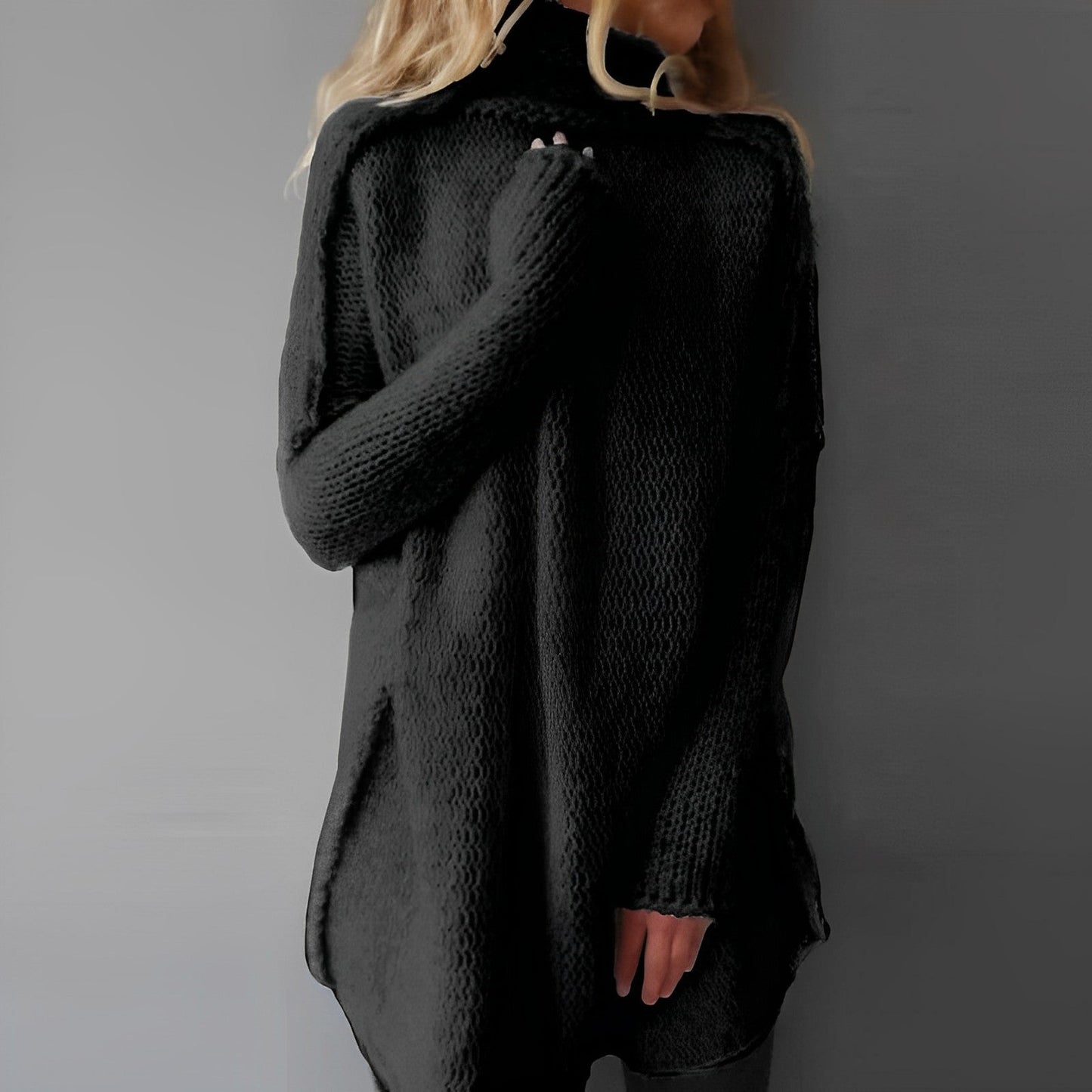 Sophie – Soft and elegant turtleneck sweater in winter knit