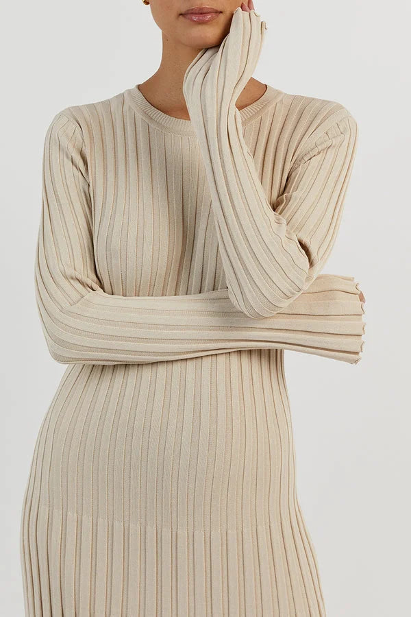 Sophie – Elegant Long Dress with Ethereal Lines