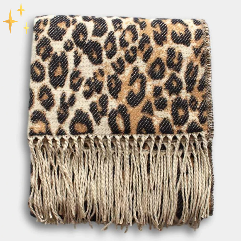 Emma – Soft and Elegant Scarf with Leopard Pattern