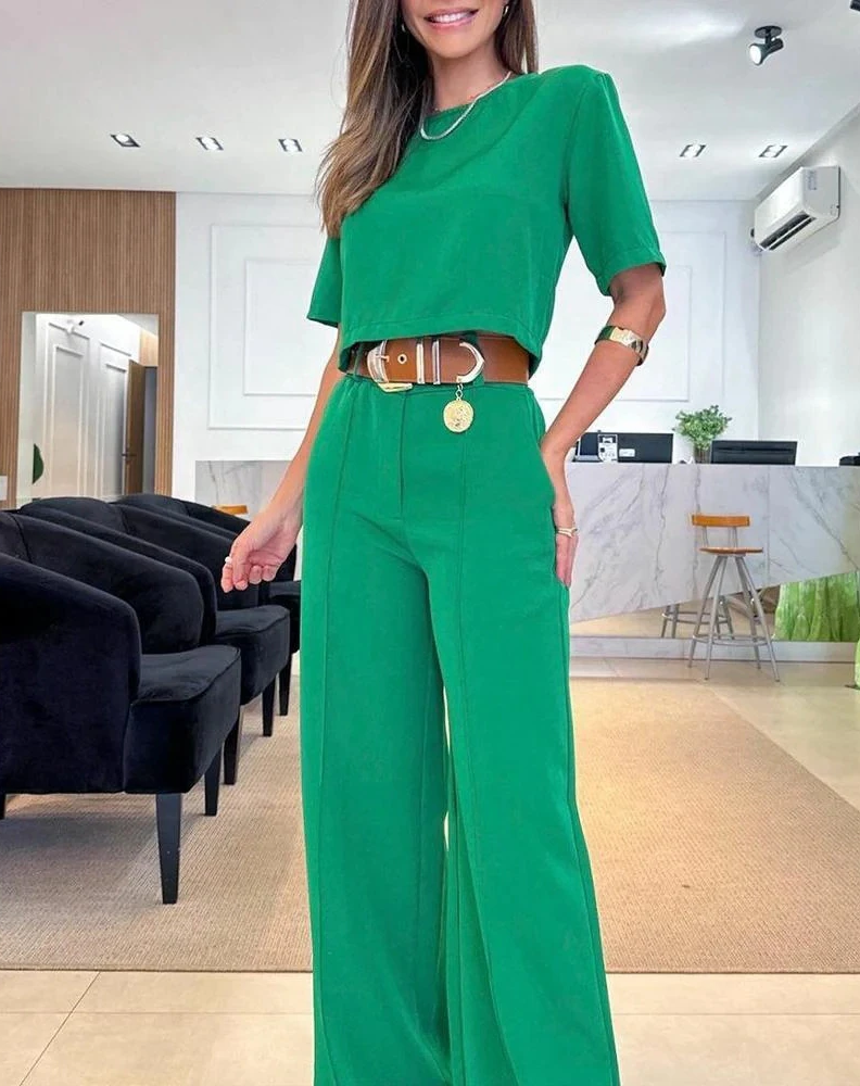 Elegant short top with wide pants