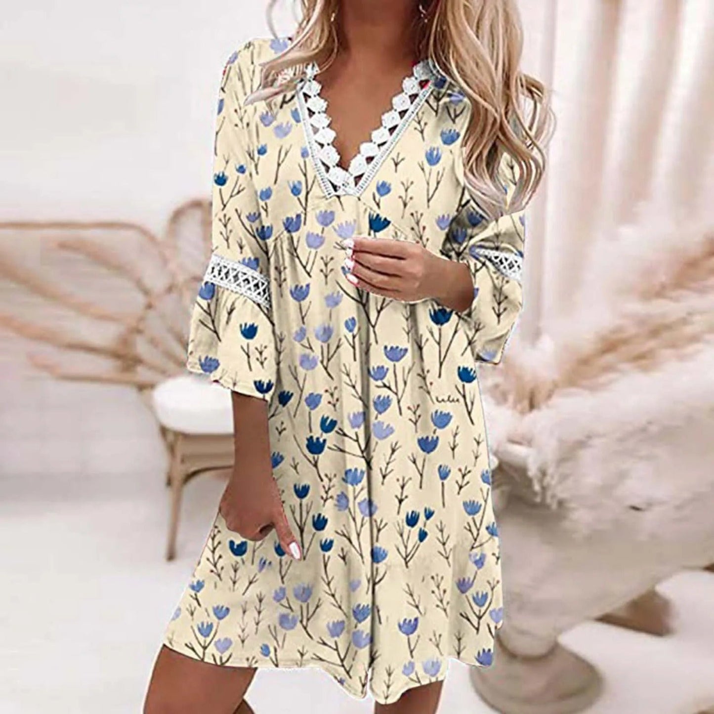 Léa – Fluid and elegant lace floral dress