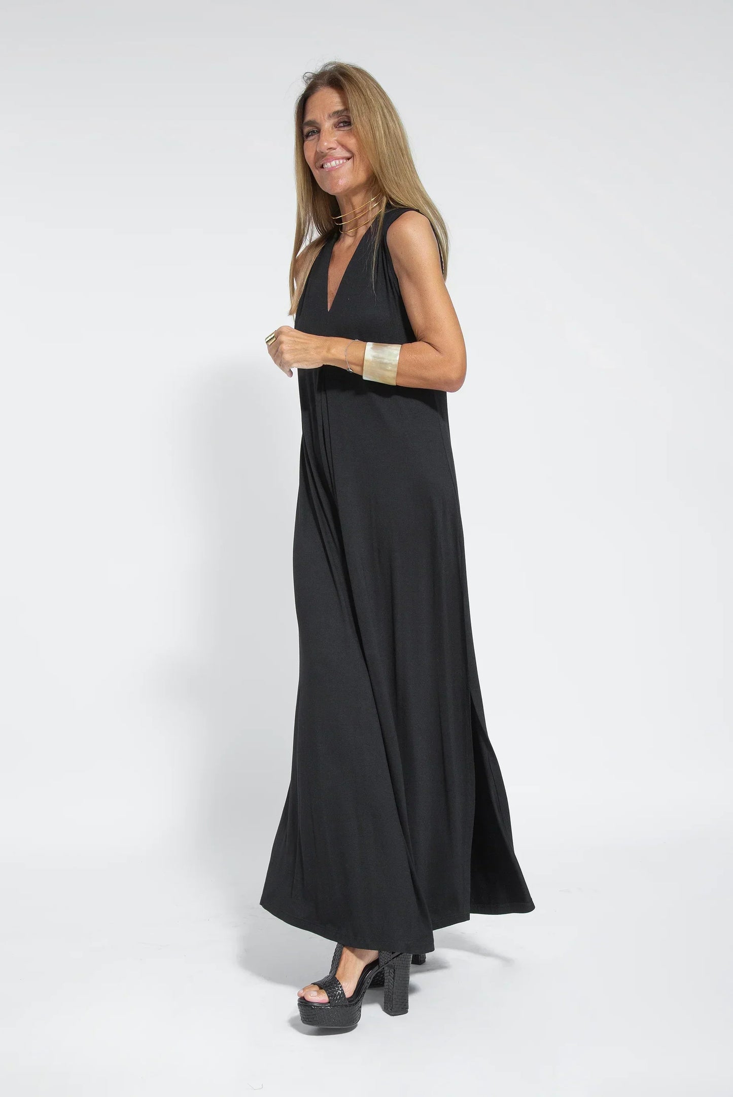 Long Dress for Women – Sleeveless – V-Neck