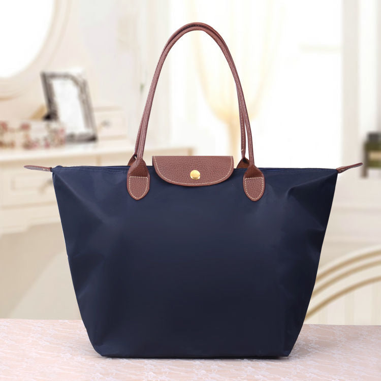 Emma – Elegant and practical faux leather shoulder bag