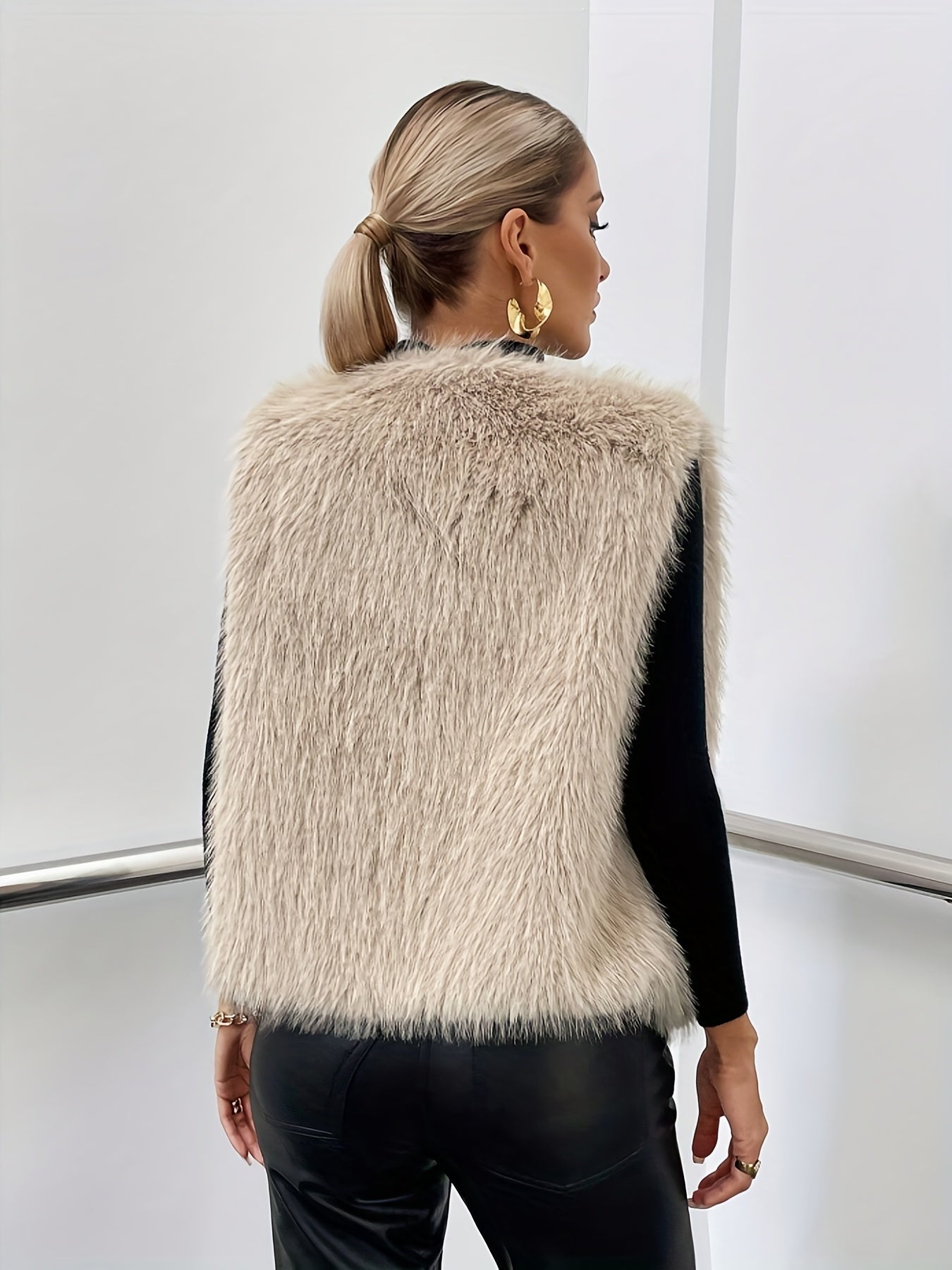 Sophie chic vest in faux fur