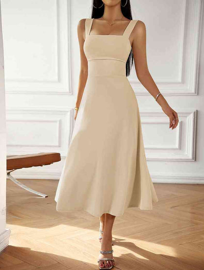 Emma Élégante Robe Midi à Encolure Carrée et Détail Nœud