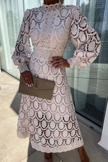 Emma – Elegant and Lightweight Midi Dress in Fine Lace
