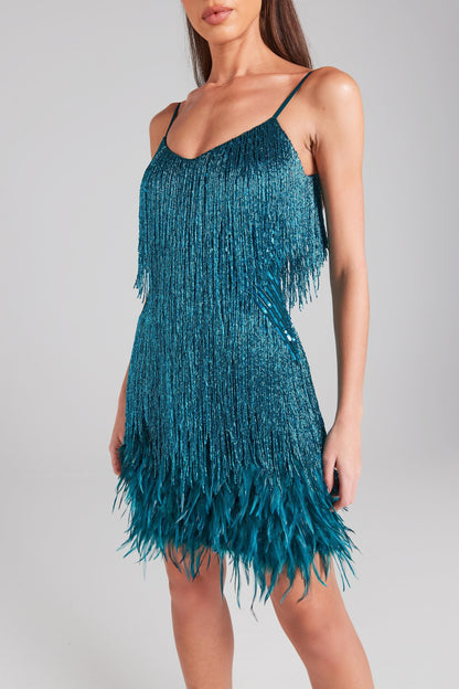 Sophie – Dazzling and Comfortable Dress with Sequins and Feather Details