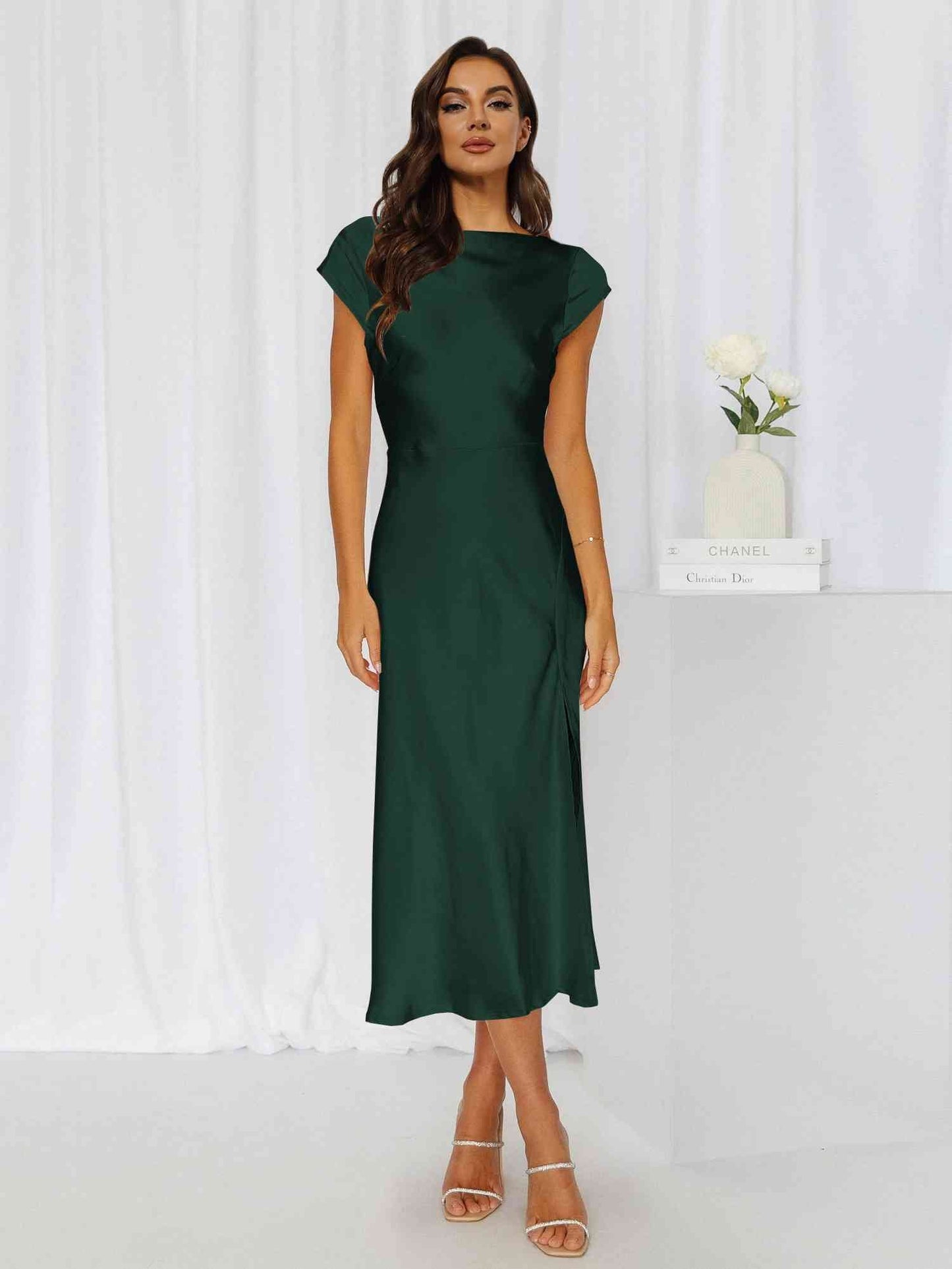 Léa Elegant Sleeveless Midi Dress