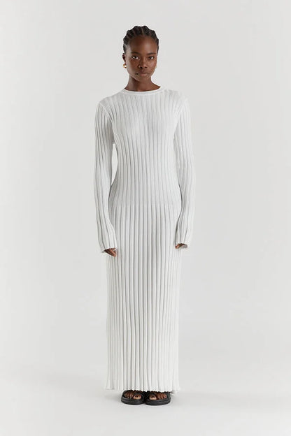 Sophie – Elegant Long Dress with Ethereal Lines