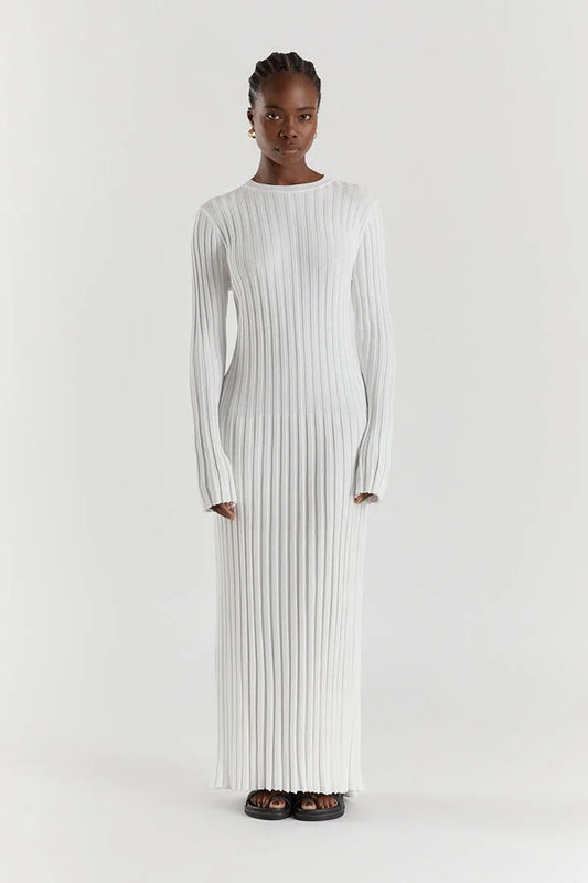 Sophie – Elegant Long Dress with Ethereal Lines