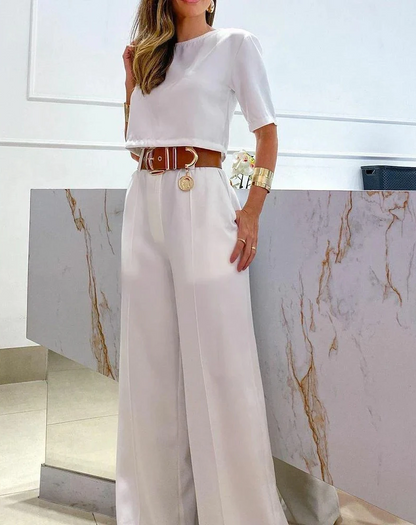 Haut court élégant avec pantalon large