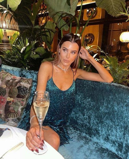 Sophie – Dazzling and Comfortable Dress with Sequins and Feather Details