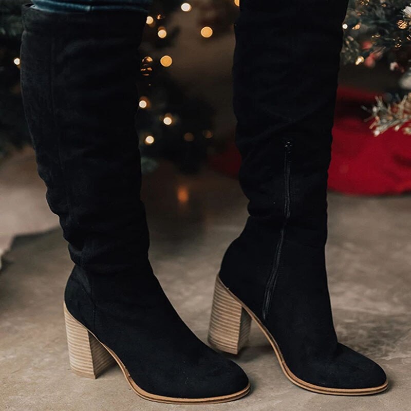 Sophie – High boots in soft suede with elegant heels