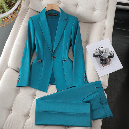 Emma – Elegant fitted teal suit