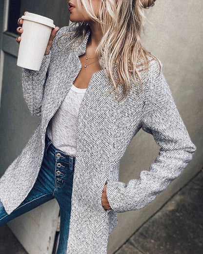 Léa – Elegant long blazer in soft wool