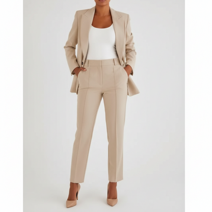 Emma – Elegant women's pantsuit with refined blazer
