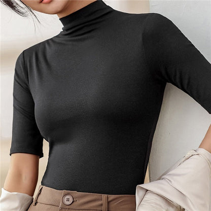 Léa – Soft and elegant second skin turtleneck