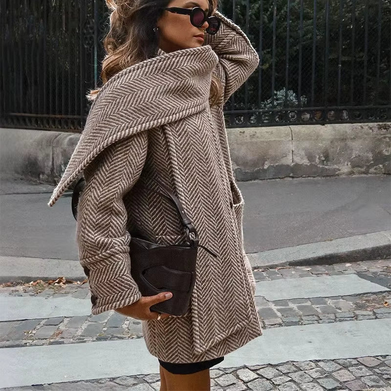 Manteau Chic en Chevrons avec Écharpe