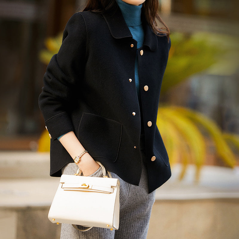 Sophie Élégant et Doux Manteau Court