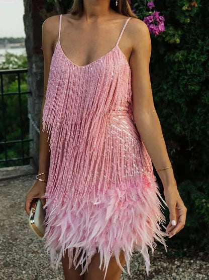 Sophie – Dazzling and Comfortable Dress with Sequins and Feather Details