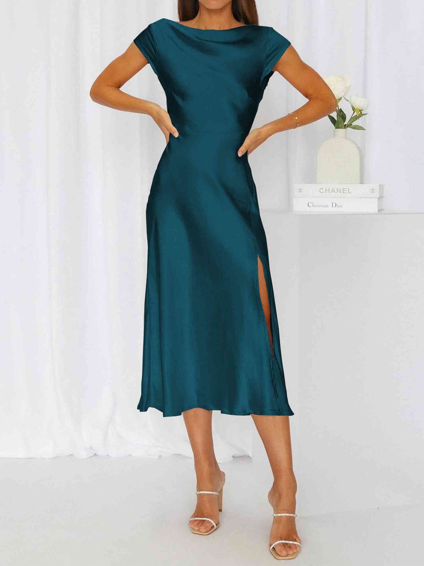 Léa Elegant Sleeveless Midi Dress