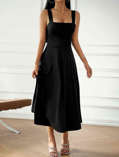 Emma Élégante Robe Midi à Encolure Carrée et Détail Nœud