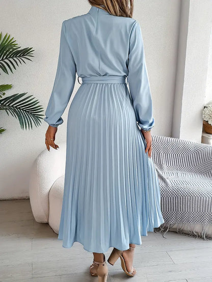 Sophie – Elegant Soft Dress with High Collar and Pleated Belt