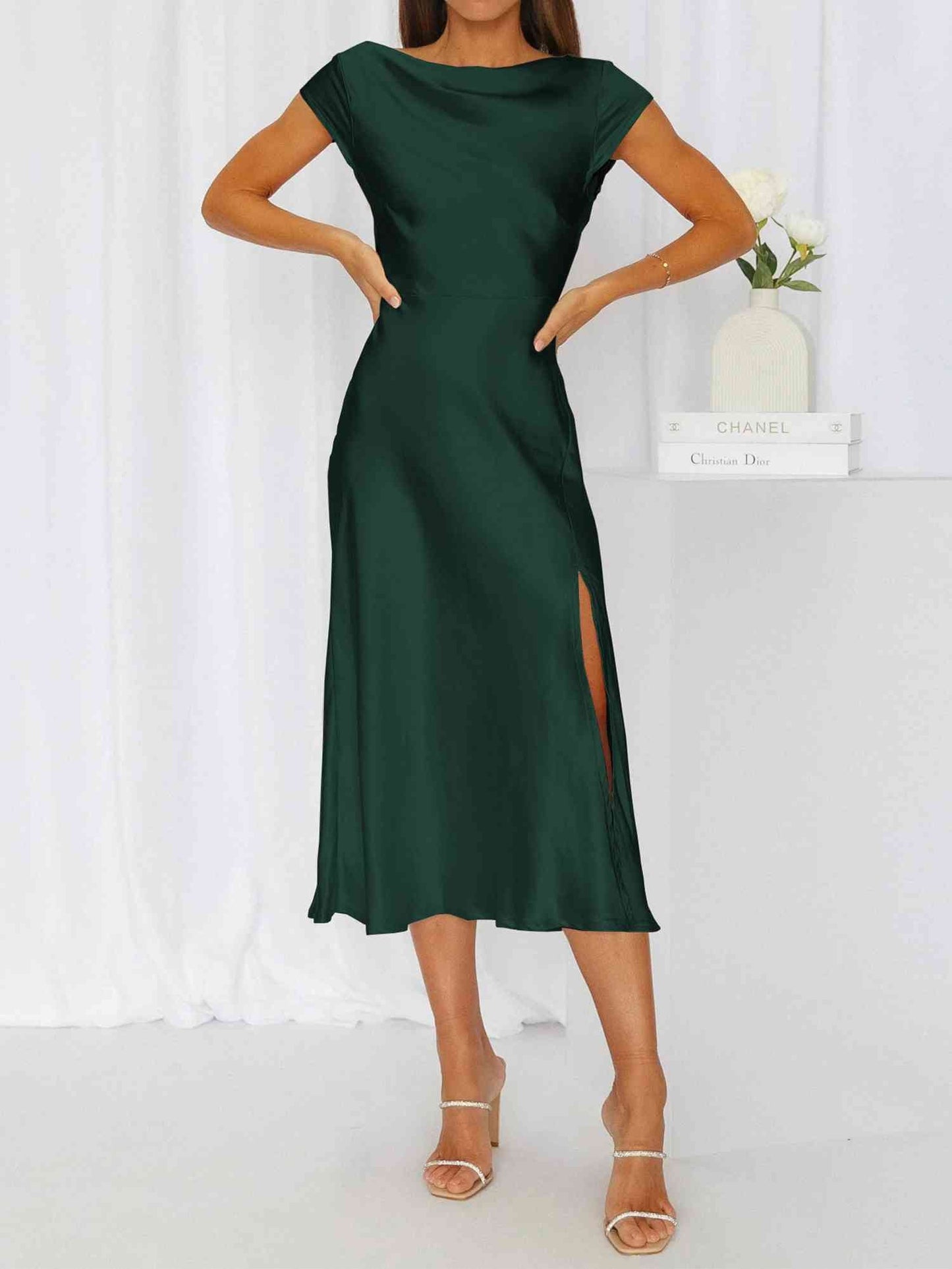 Léa Elegant Sleeveless Midi Dress