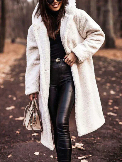 Clara – Manteau long en sherpa doux avec capuche et coupe oversize