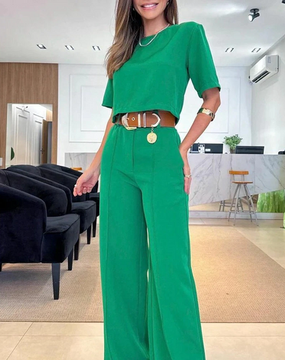 Haut court élégant avec pantalon large