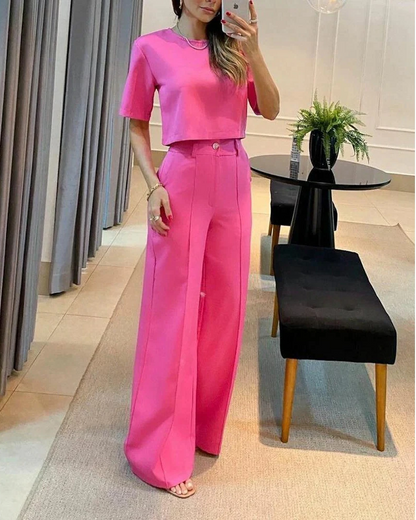 Haut court élégant avec pantalon large