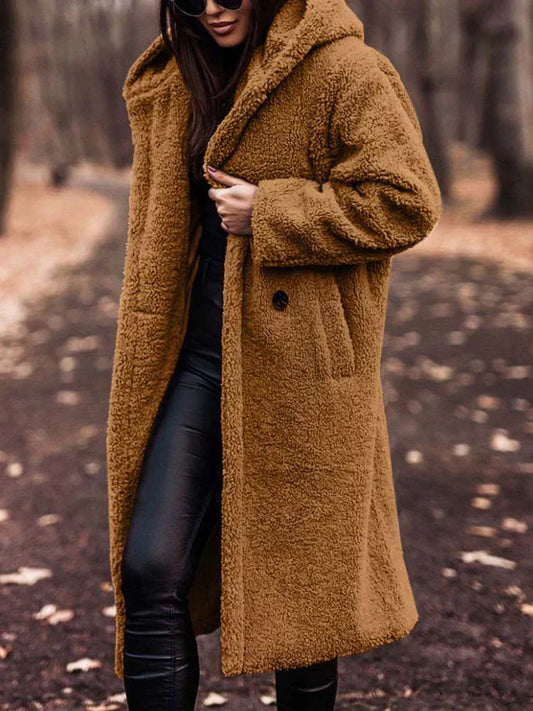 Clara – Manteau long en sherpa doux avec capuche et coupe oversize