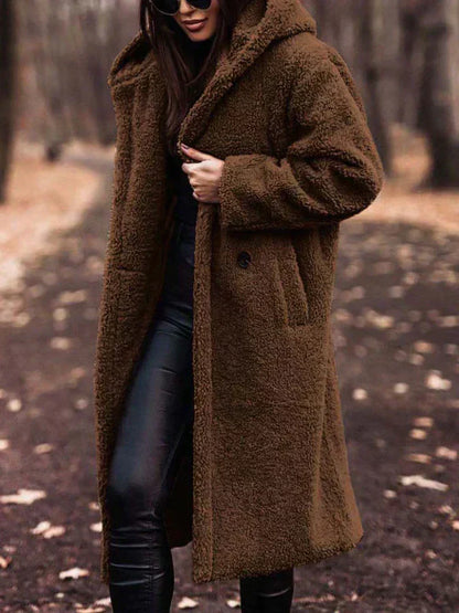 Clara – Manteau long en sherpa doux avec capuche et coupe oversize